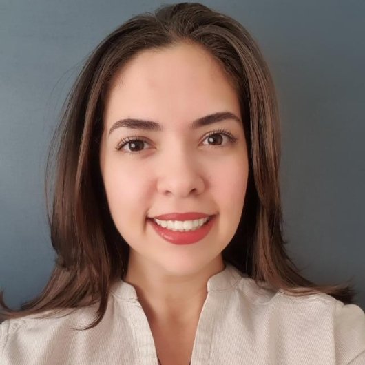 Dra. Thauana Torres dos Santos de Assis