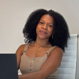 Dra. Layane Silva