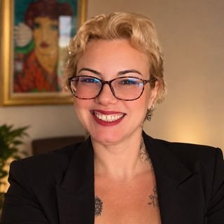 Dra. Gloria Reis Amador de Oliveira Ferreira