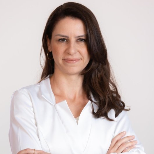 Dra. Ana Carolina Vitola Pasetto Brenner