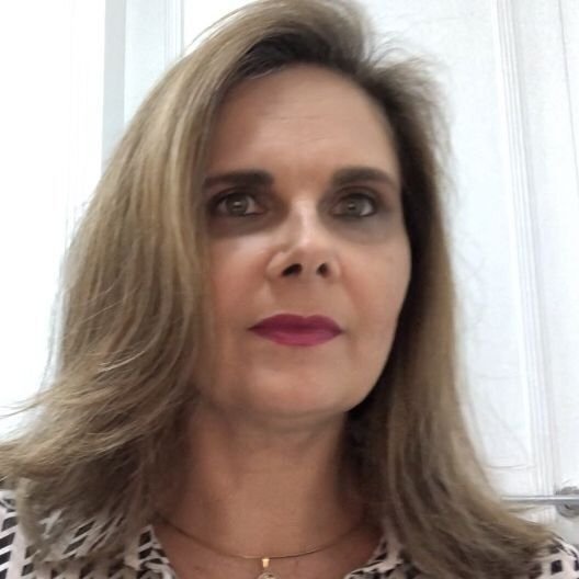 Dra. Anna Karina Pereira de Medeiros