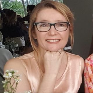 Dra. Ana Maria Barros Peres
