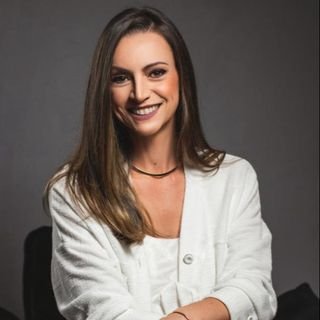 Dra. Simone Batisti Giroldi de Oliveira