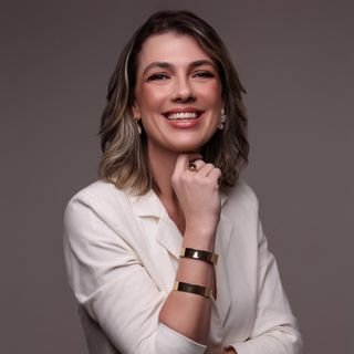 Dra. Franscine Gerson Carvalho