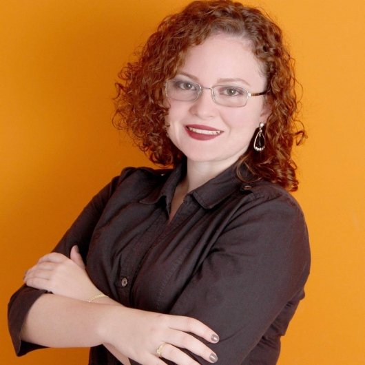 Dra. Gisleine Mª Karwoski