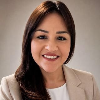 Dra. Janine Zvoboda Roesler Salazar