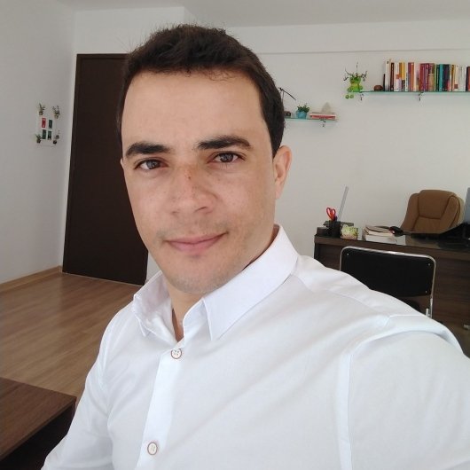Dr. Mateus Santos