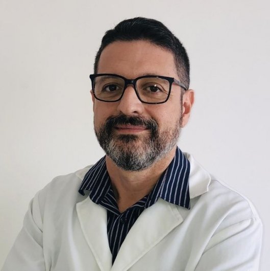 Dr. Fernando Arturo Lara Lopes