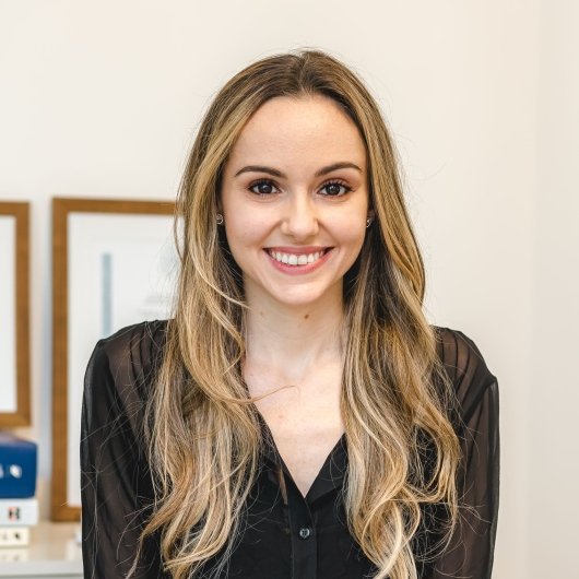 Dra. Elisa Macedo
