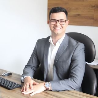 Dr. Matheus Acácio Moreira