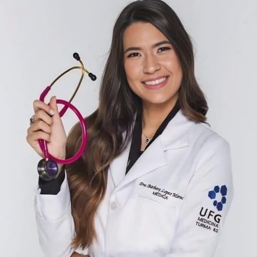 Dra. Bárbara Lopes Martins