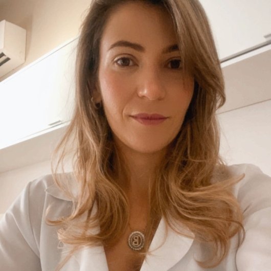 Dra. Bruna Tavares