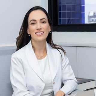 Dra. Vivian Maria Santos Correa da Silva