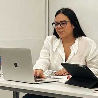 Dra. Larissa Camargos