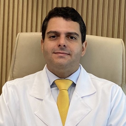 Dr. Lucas Borba