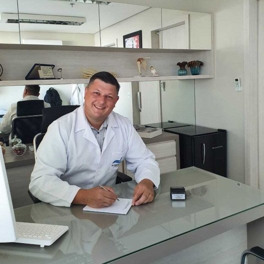 Dr. Gabriel Segatto Amado