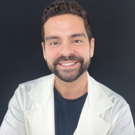 Dr. Raphael Soares