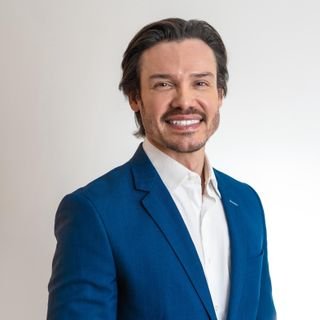Dr. Dinark Viana