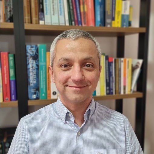 Dr. Cláudio Costa Júnior
