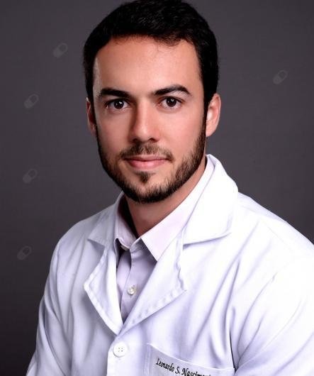 Dr. Leonardo Souza
