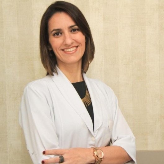 Dra. Aline Araújo Pereira