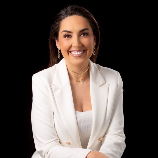 Dra. Gabriela Quadros