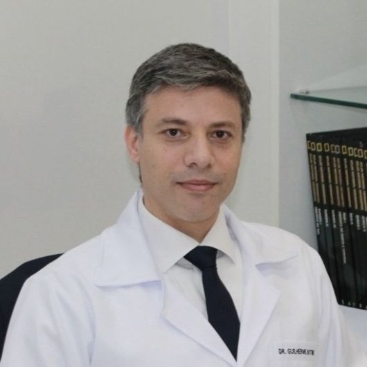 Dr. Guilherme Bottino Martins