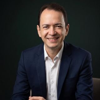 Dr. Anderson Aparecido Moura