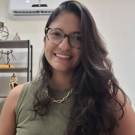 Dra. Thais Dias