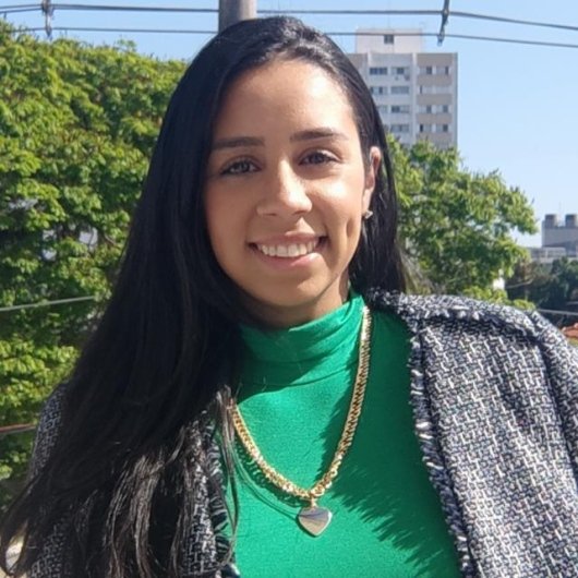Dra. Aline Guimarães De Andrade