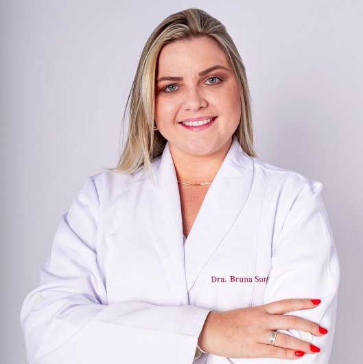 Dra. Bruna Surmasz