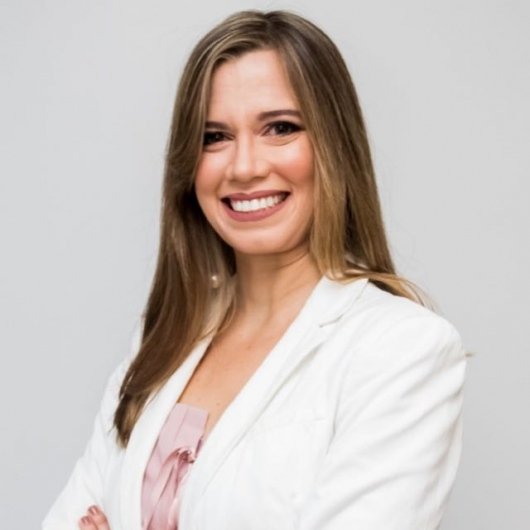 Dra. Renata Lessa