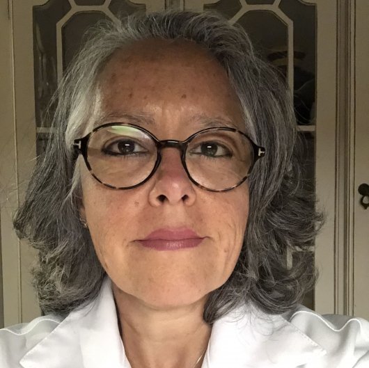 Dra. Claudia Guimarães Llantada