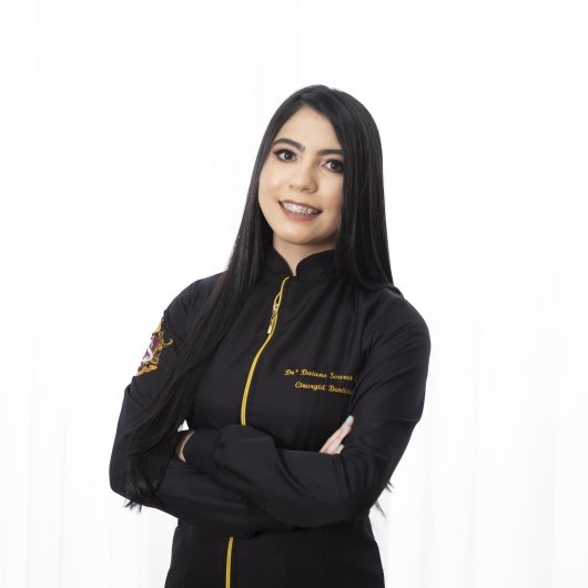 Dra. Daiane Soares Cox