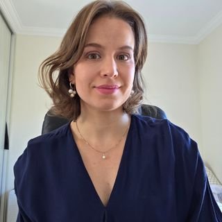 Dra. Lara Nasser Toschi
