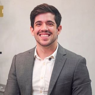 Dr. Hugo Macedo