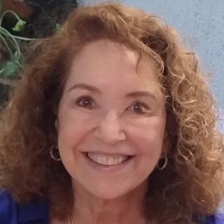 Dra. Angeli Chaves