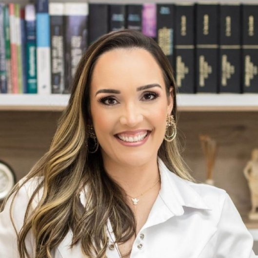 Dra. Daniella Lima Alves