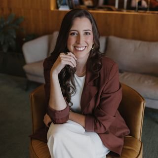 Dra. Carolina Nogueira