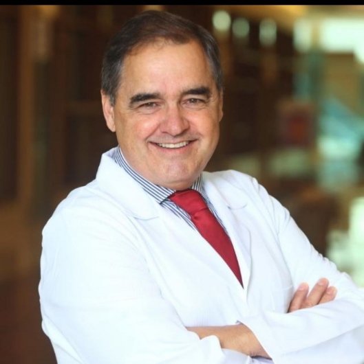 Dr. Mário Araujo