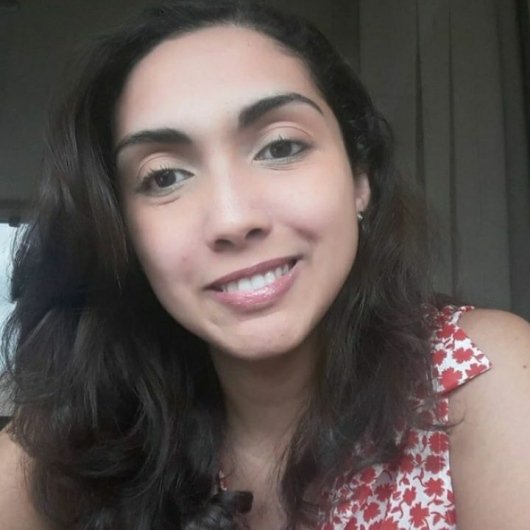 Dra. Eduarda Naidel