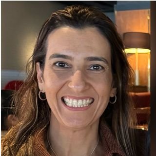 Dra. Jacqueline Faria de Santana