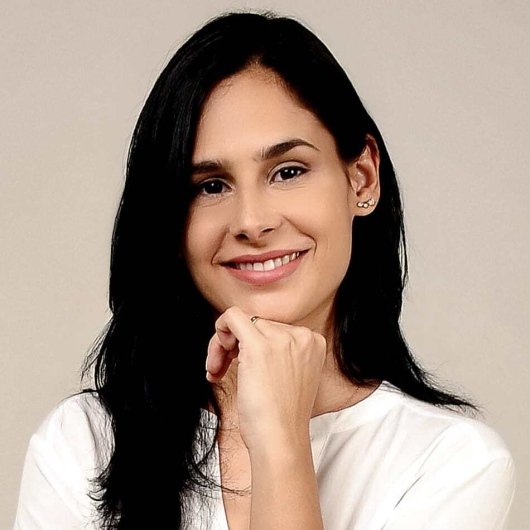 Dra. Carolina Manna Siqueira