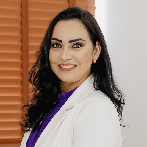 Leila Chaves