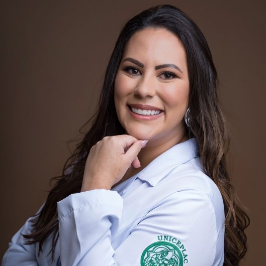 Dra. Geovanna Moraes Pires