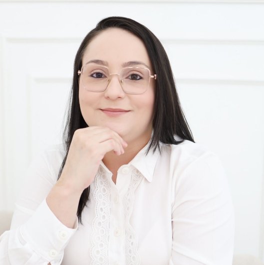 Dra. Mariana Canevari de Oliveira