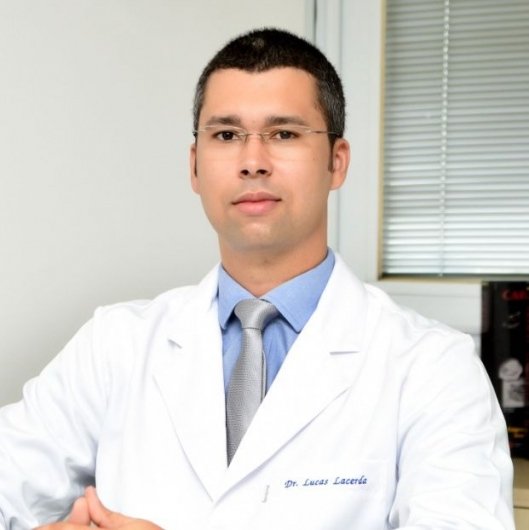 Dr. Lucas Lacerda Araújo