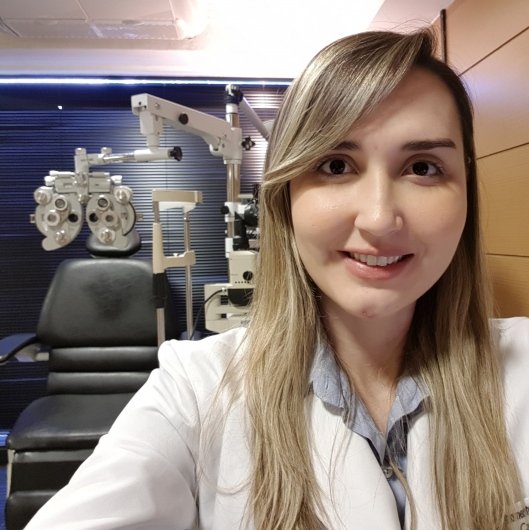 Dra. Camila Viana Vieira