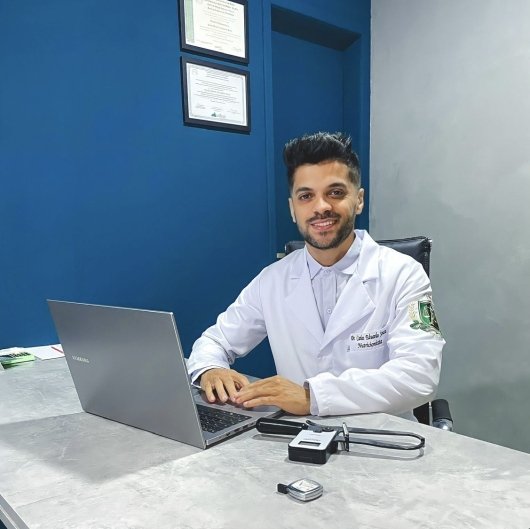 Dr. Carlos Eduardo Souza