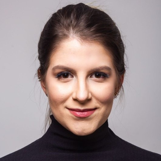 Dr. Ana Paula Therezo